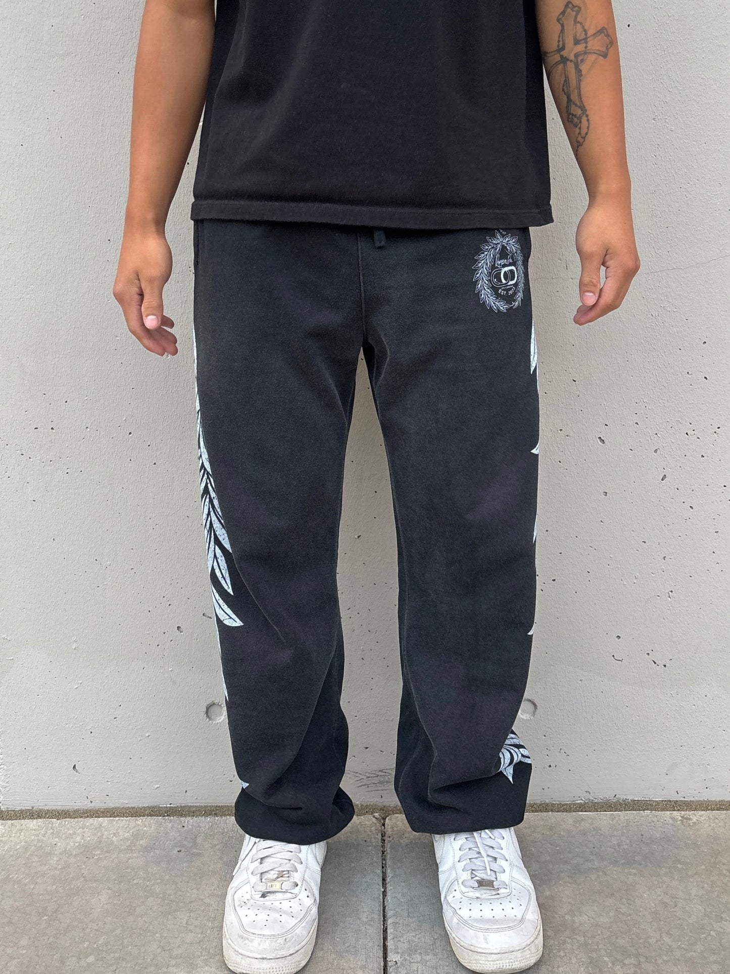 Maile Lei Acid Wash Sweat Pants 10/11